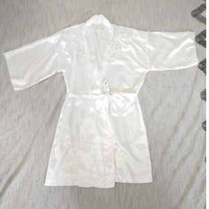 Vintage Robe White Lace Floral with Tie Mid Length